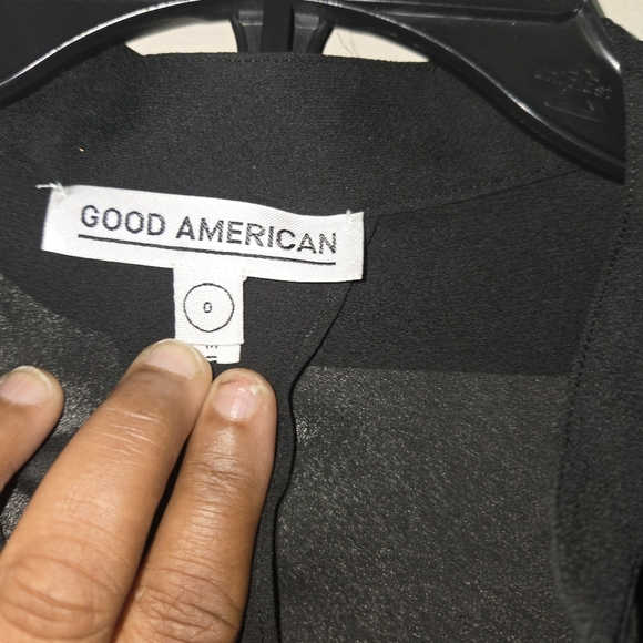 Elegant Black Women's Blouse - Picture 4 of 9